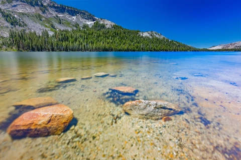 An image depicting the trail Sunrise Lakes Trail and its surrounding area.