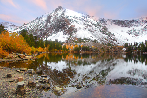 An image depicting the trail Virginia Lakes Trail and its surrounding area.