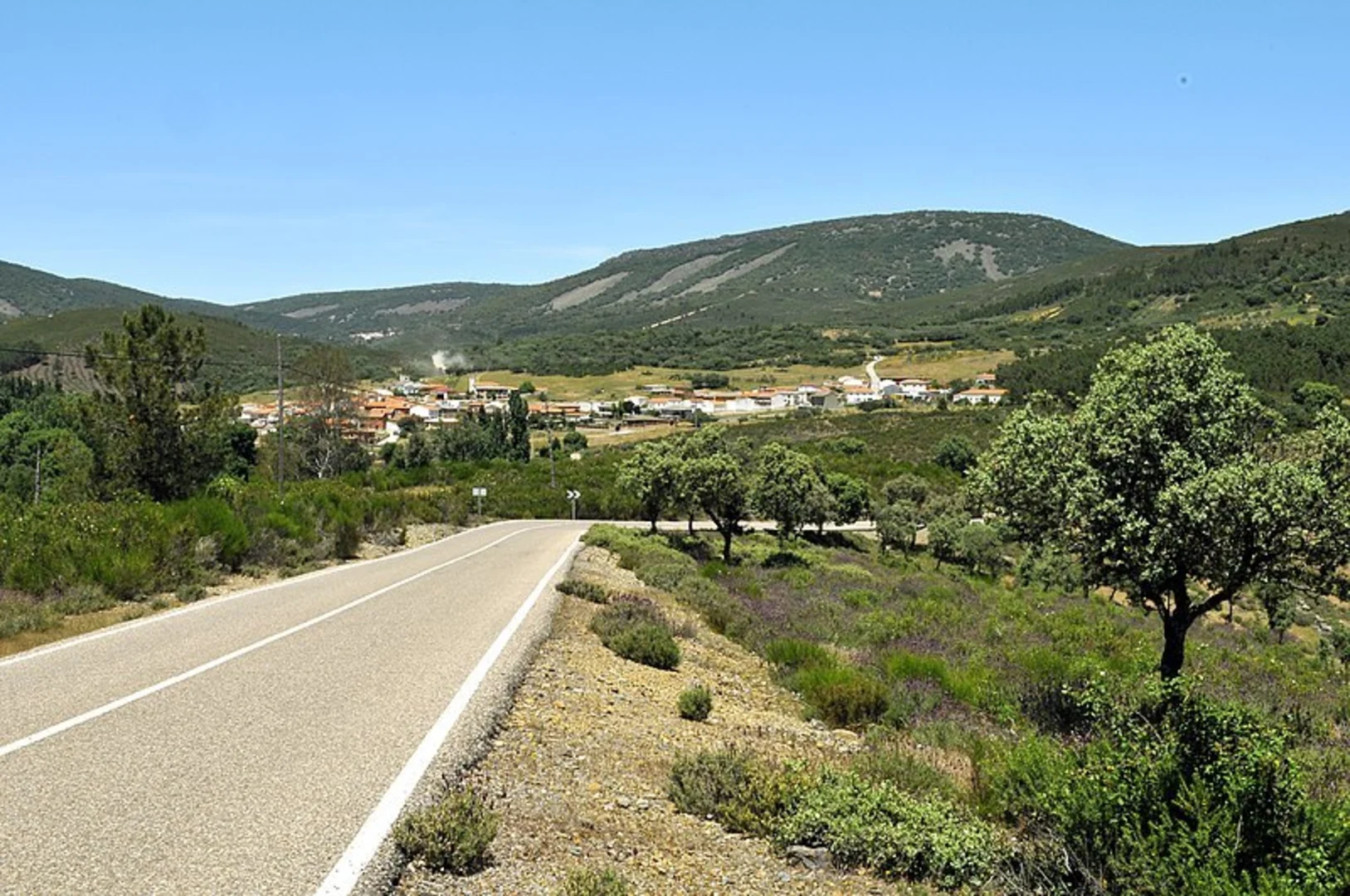 An image depicting the trail Gorge of the Boats PR TO 34 and its surrounding area.