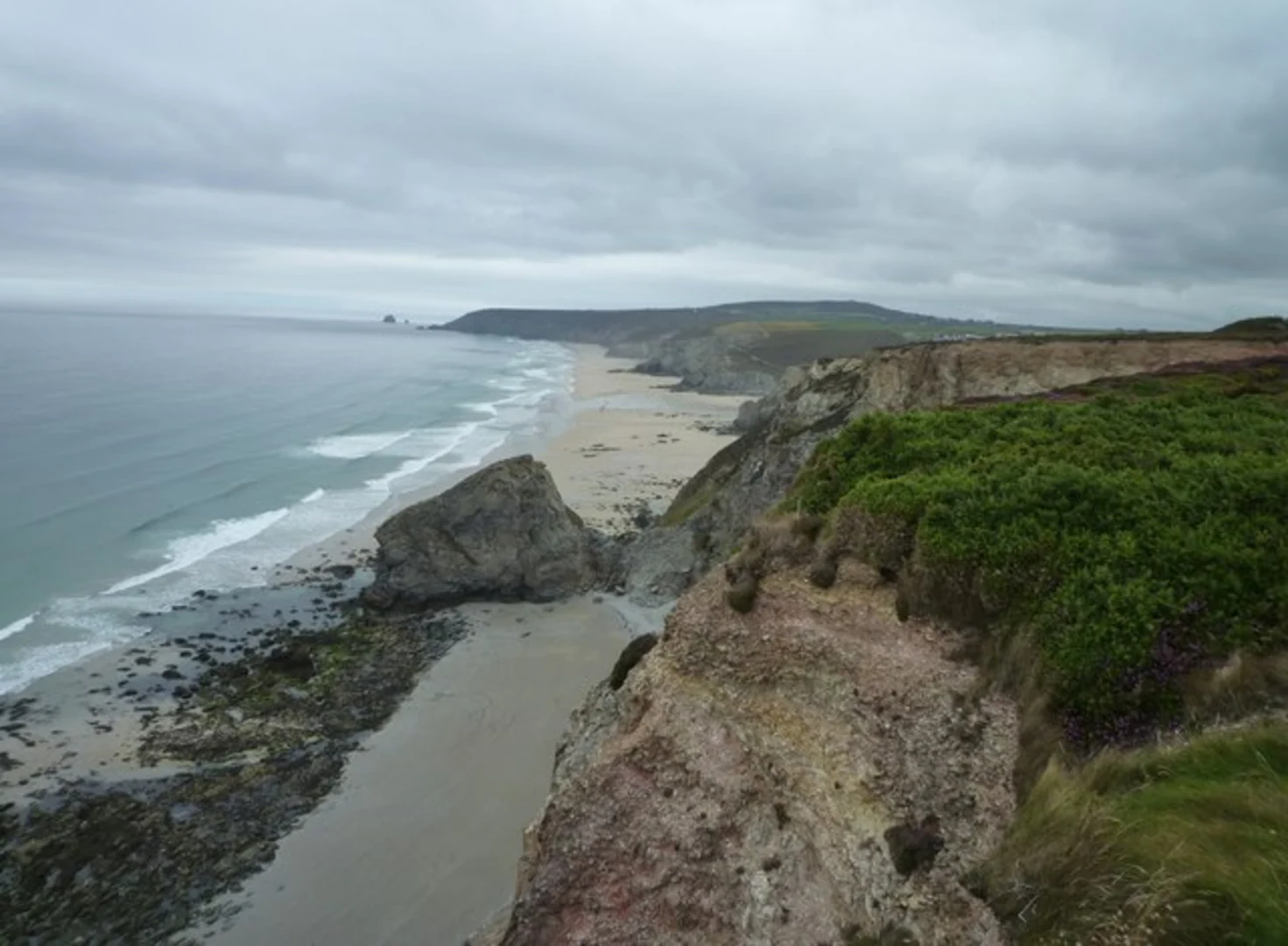 An image depicting the trail Porthtowan to Portreath and its surrounding area.