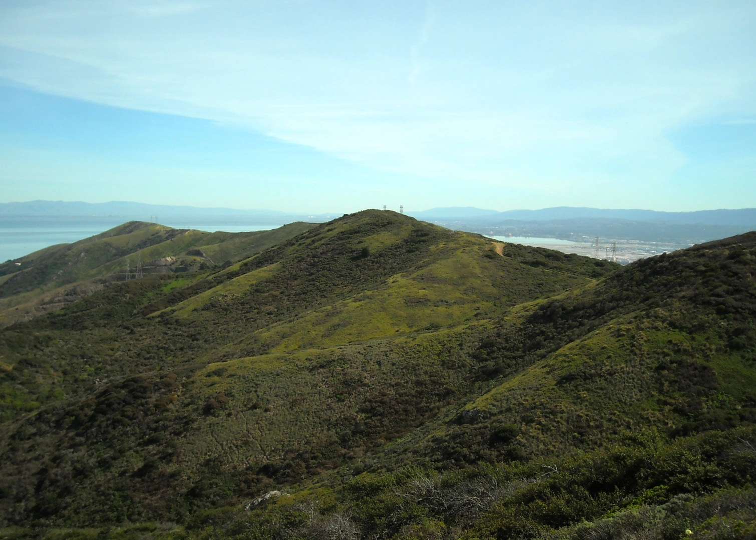 An image depicting the trail Bog and Saddle Loop Trail and its surrounding area.