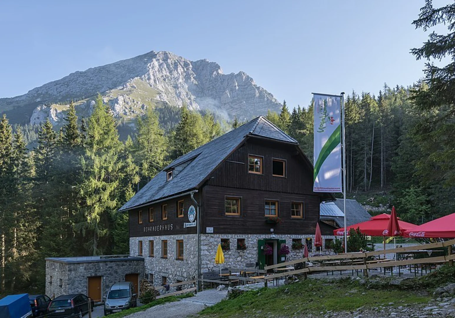 An image depicting the trail Karleck Loop and its surrounding area.