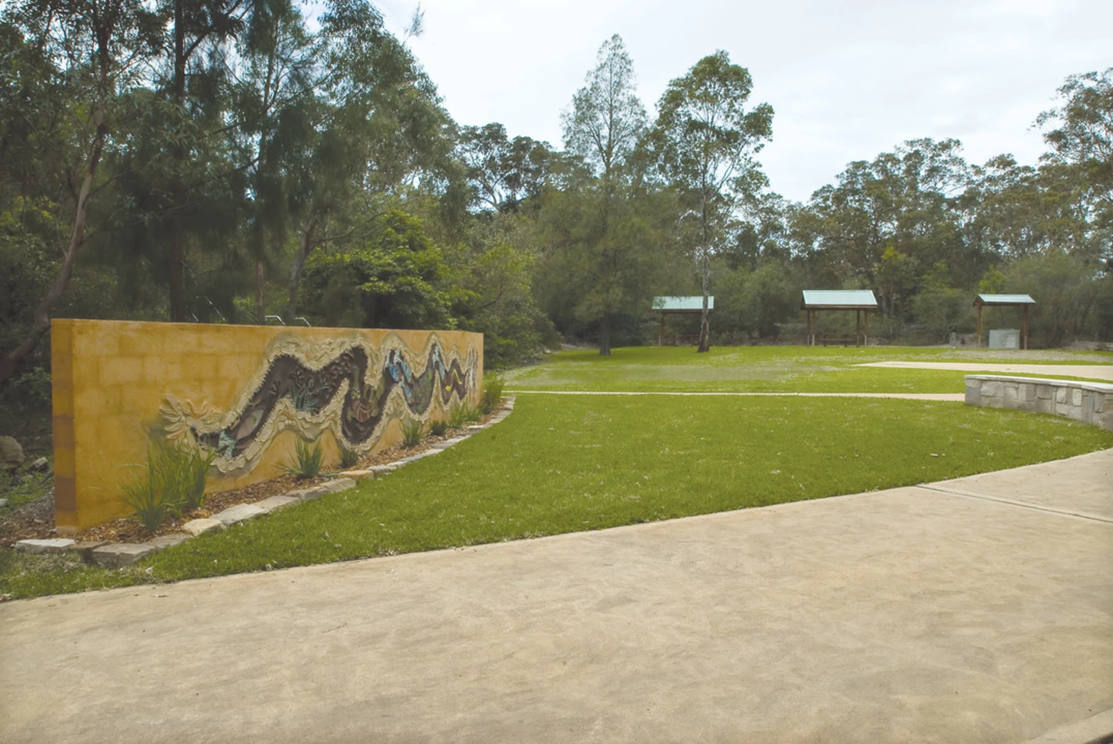 An image depicting the trail She - Oak Crossing Walk and its surrounding area.