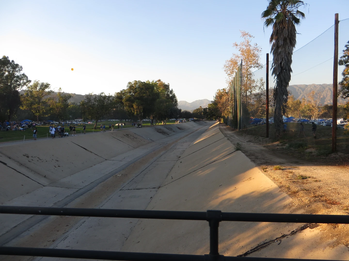 An image depicting the trail Rio Hondo River Trail and its surrounding area.