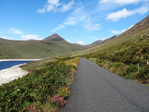 An image depicting the trail Chimney Rock and Cove Mountain Loop from Glasdrumman and its surrounding area.