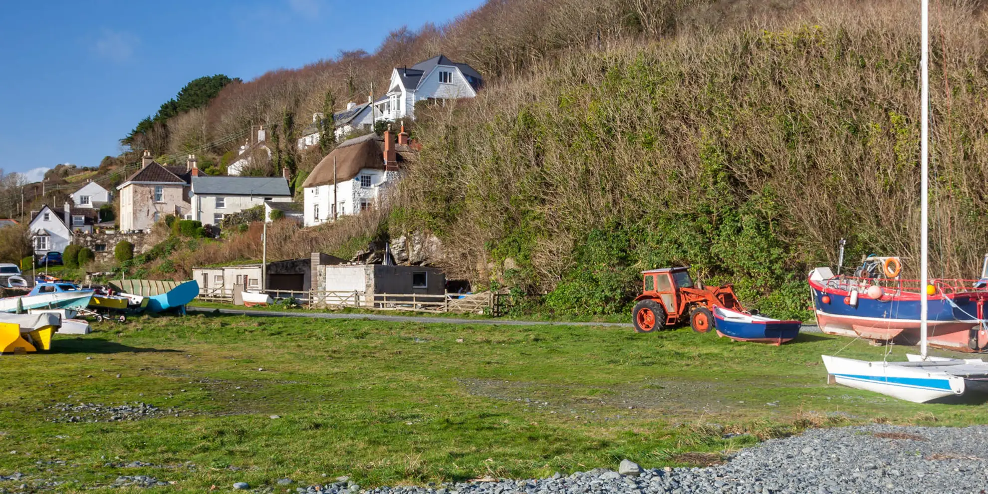 An image depicting the trail Porthoustock and St Keverne Walk and its surrounding area.