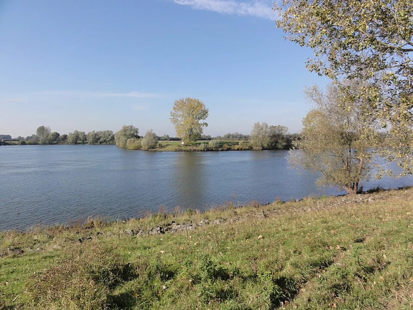 An image depicting the trail Boxmeer to Verkingsbeek via Vortumsche Bergen and its surrounding area.