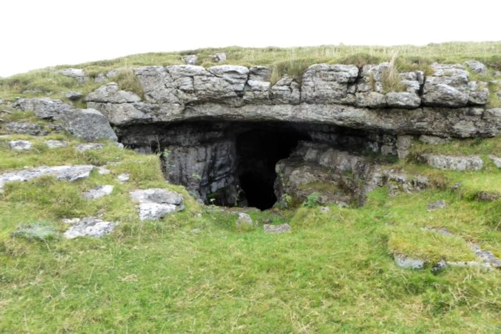 An image depicting the trail Dead Man's, Jubilee and Victoria Cave Loop - Settle and its surrounding area.