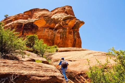 An image depicting the trail Devil's Kitchen Trail and its surrounding area.