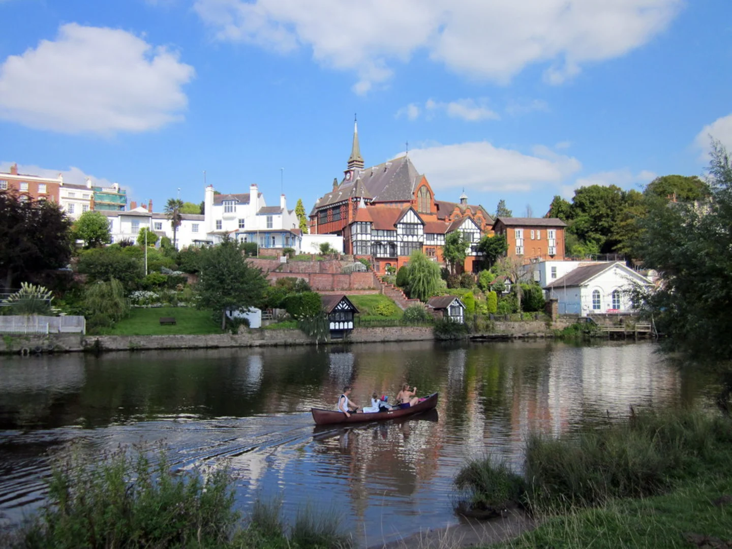 An image depicting the trail River Dee, Handbridge and Chester Loop and its surrounding area.