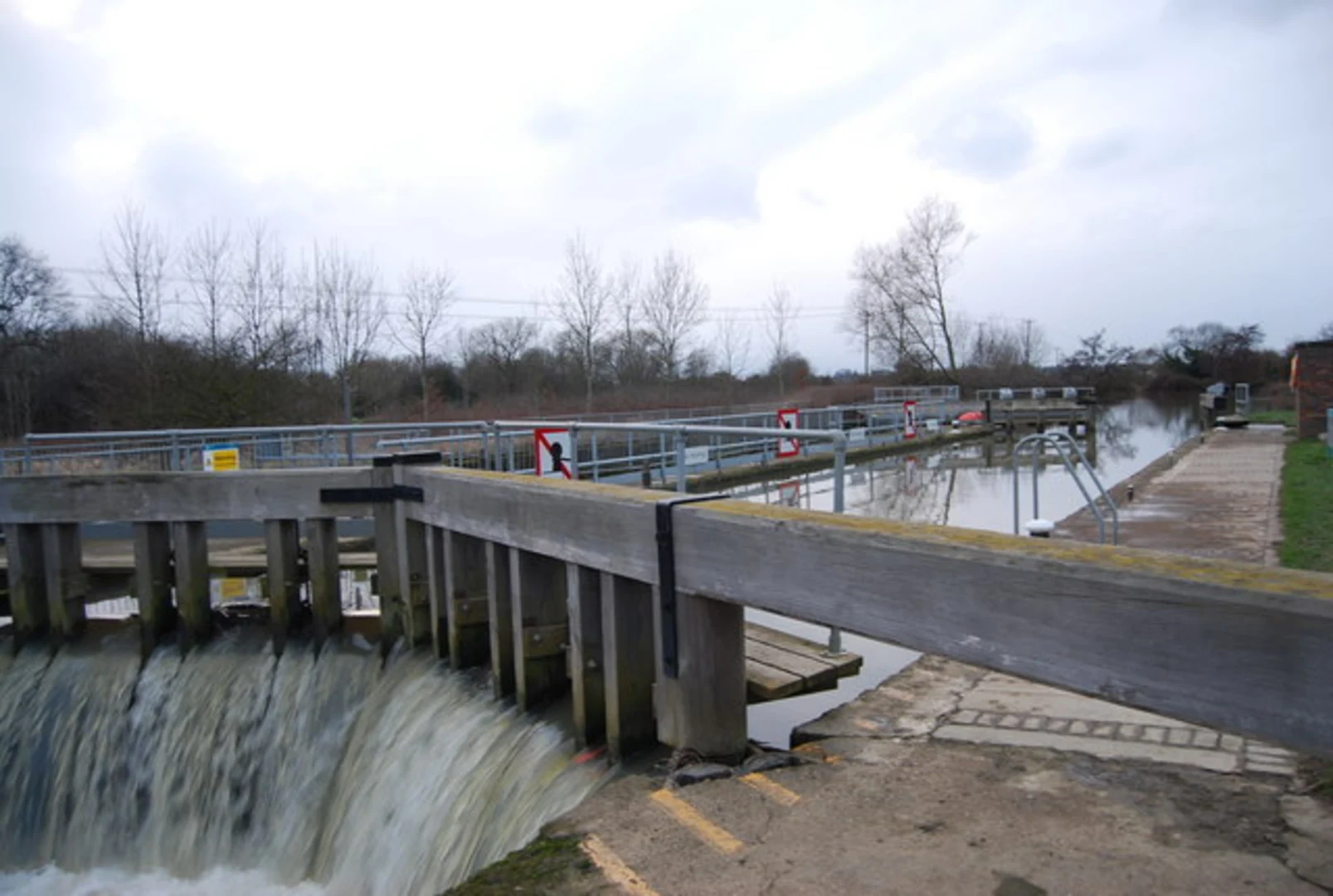 An image depicting the trail Tonbridge to East Peckham Walk and its surrounding area.