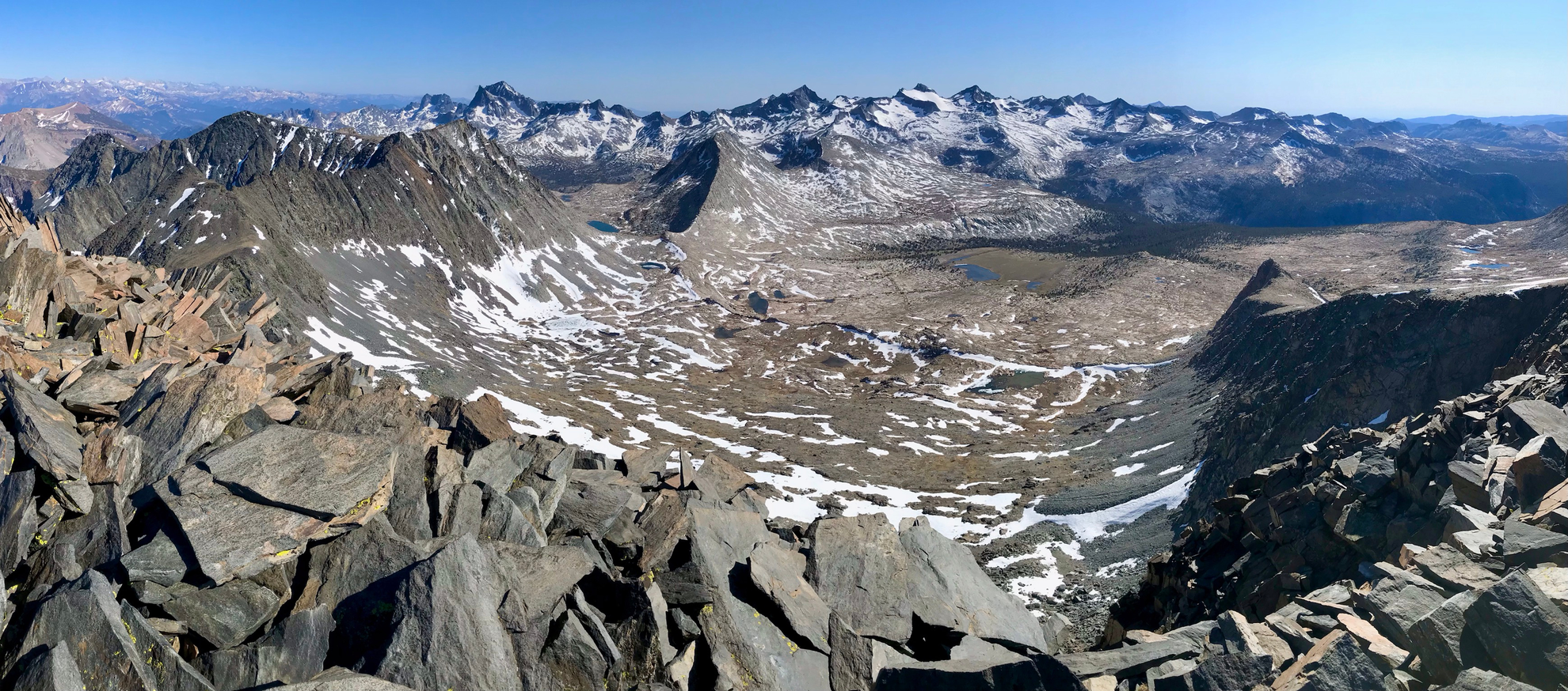 An image depicting the trail Kuna and Koip Peak via Mono Pass Trail and its surrounding area.