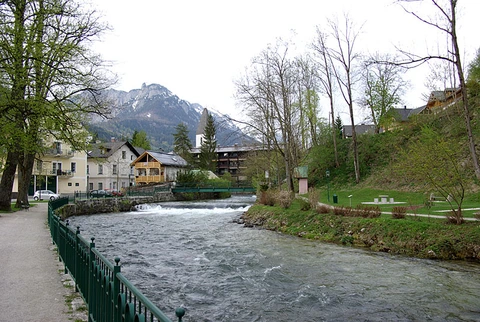 An image depicting the trail Reiterer Plateau Loop from Bad Aussee and its surrounding area.