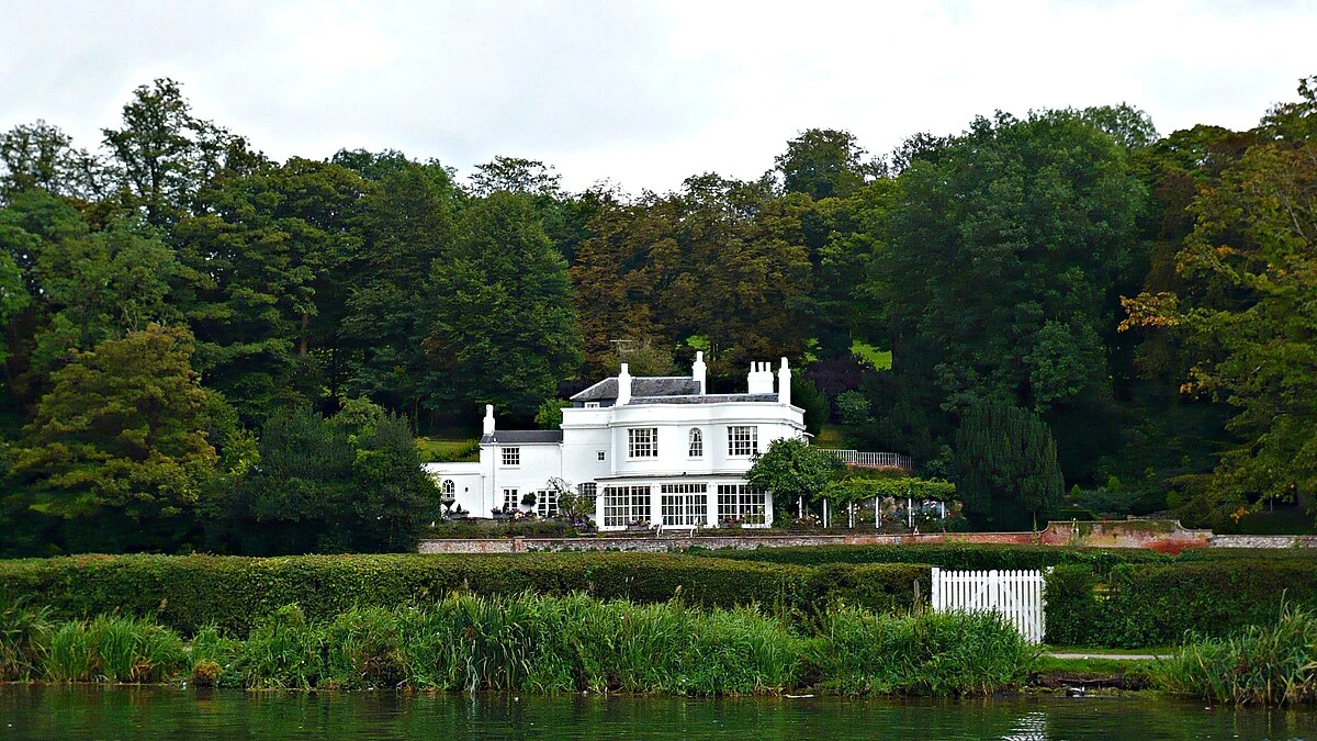Aston, Henley on Thames and Middle assendon Loop via River Thames