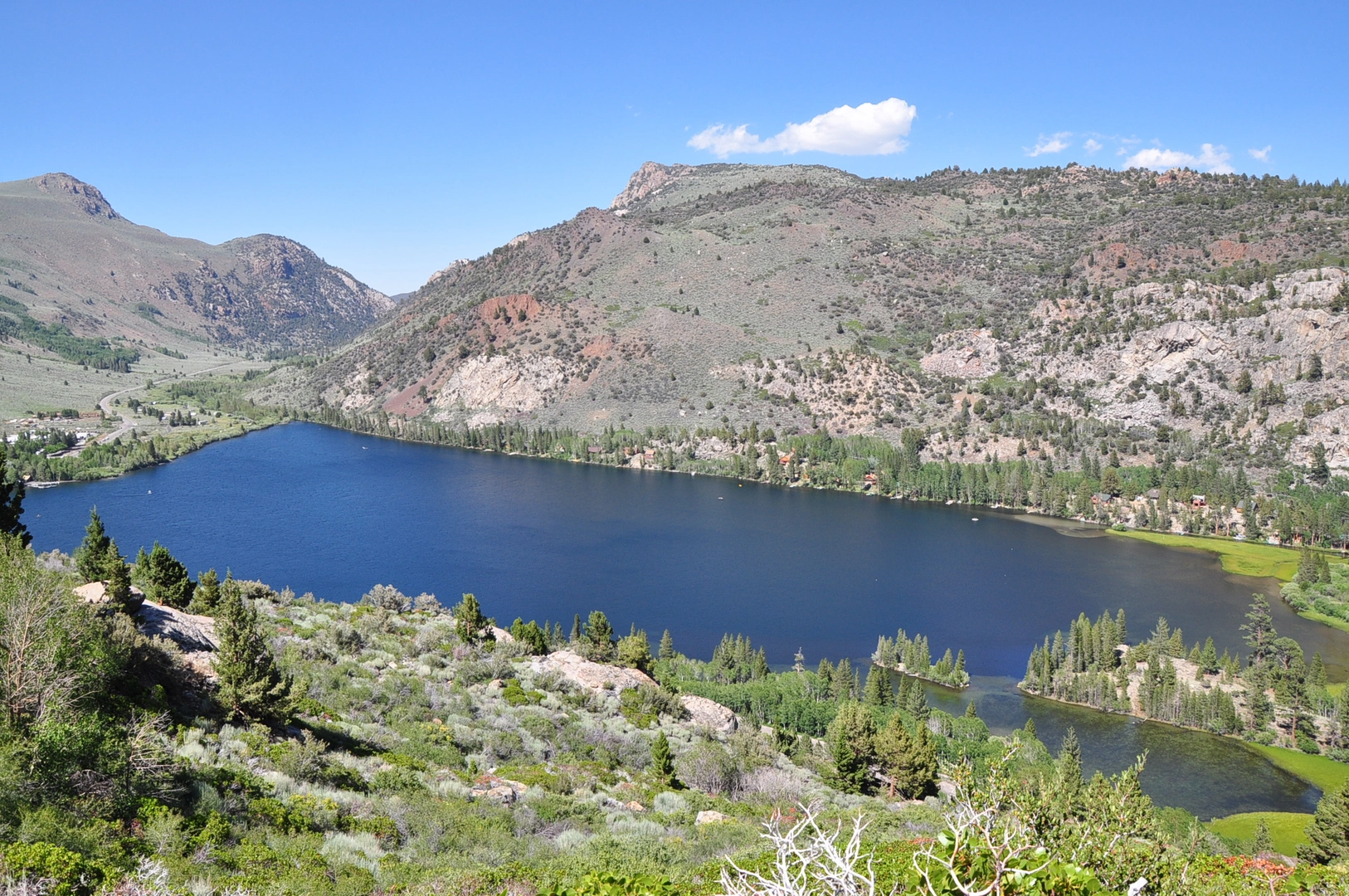 An image depicting the trail Rush Creek Trail - Silver Lake and its surrounding area.