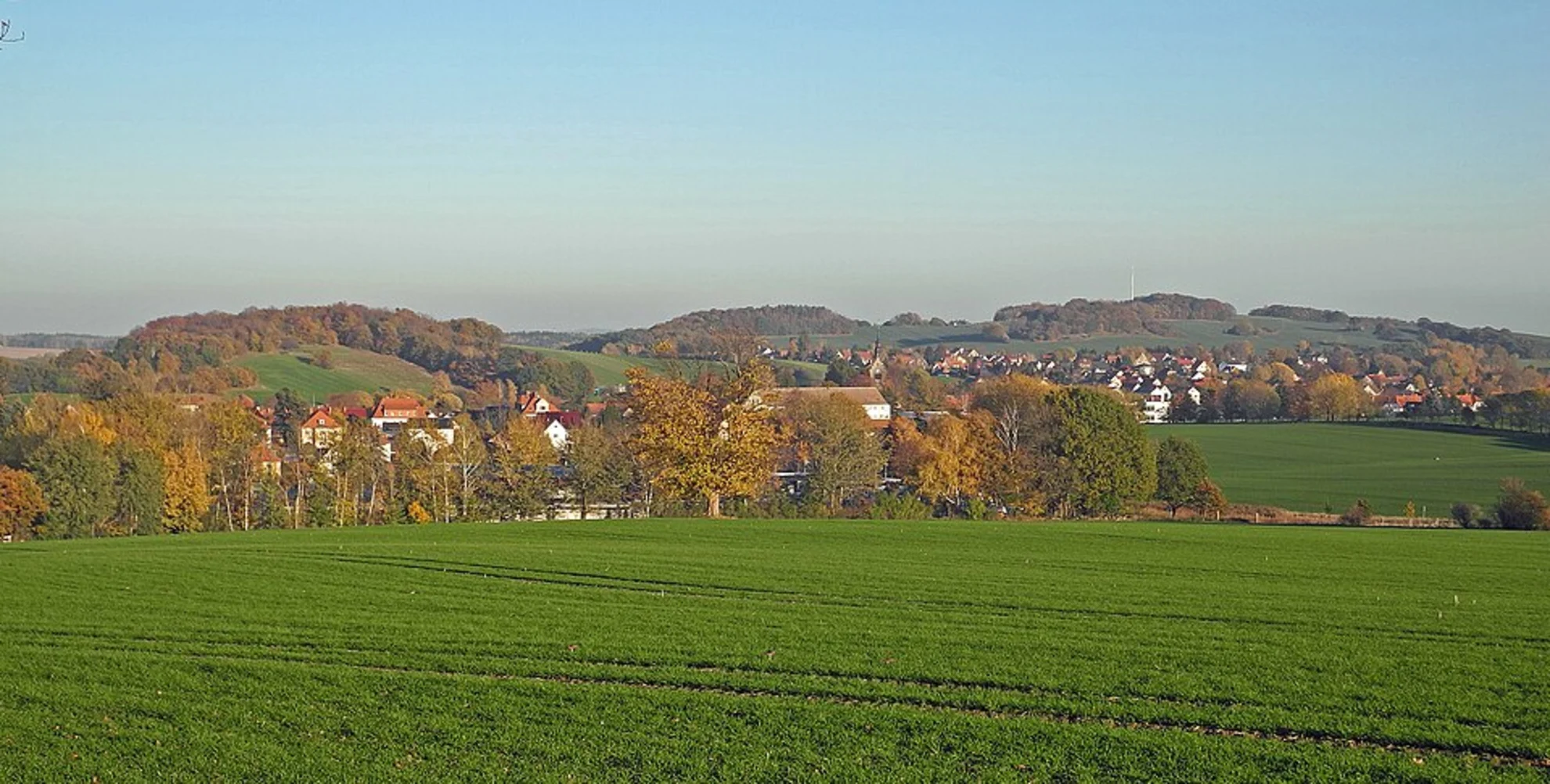 An image depicting the trail Karl-Marx-Straße to Bühlau, Ullersdorfer Platz via Dresden - Karswald and its surrounding area.
