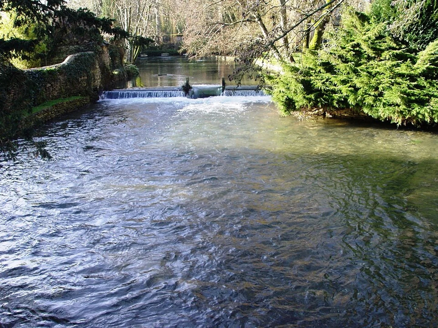 An image depicting the trail Ampney Crucis Loop and its surrounding area.