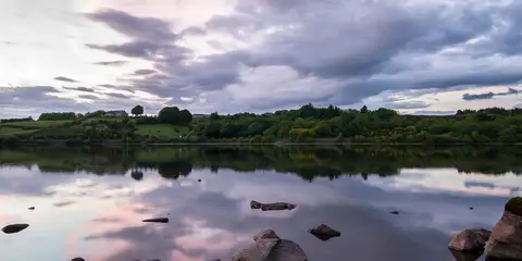 An image depicting the trail Lough Fea and its surrounding area.