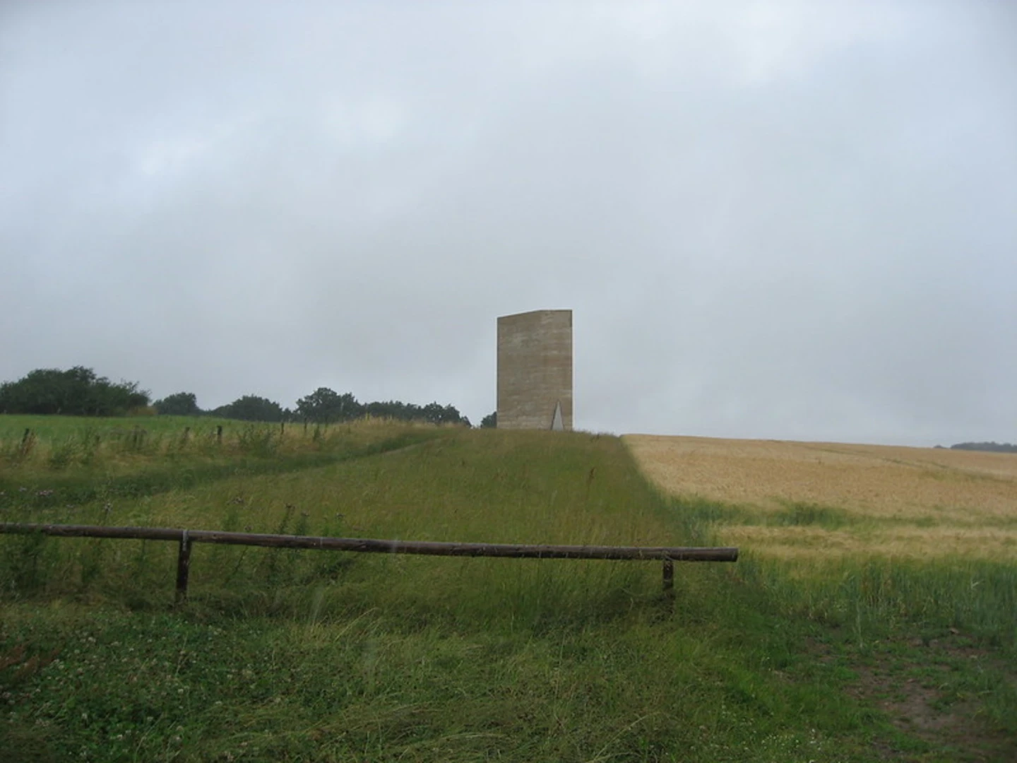 An image depicting the trail Teutoschleife Doerenther Klippen Loop and its surrounding area.