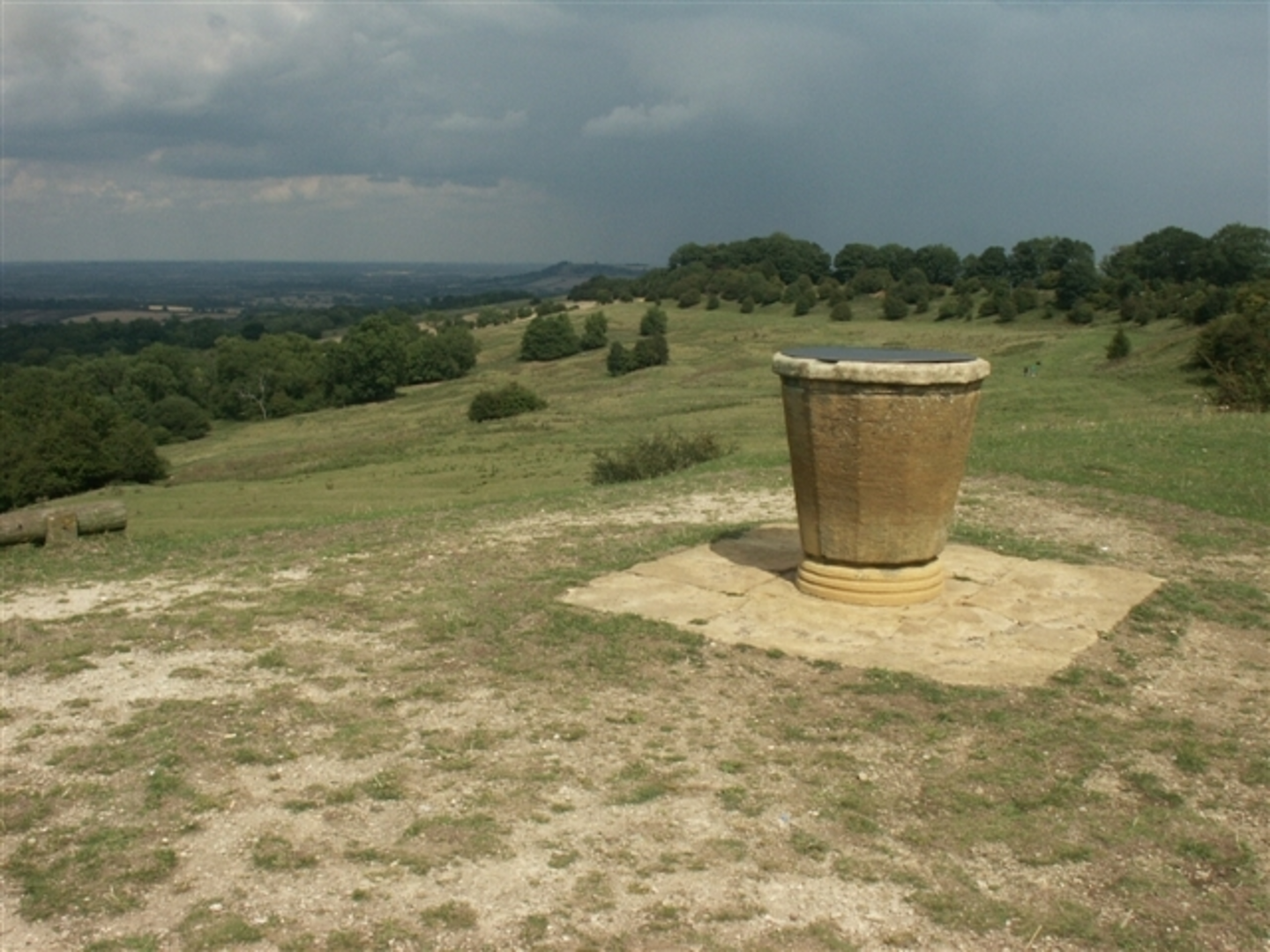 An image depicting the trail Chipping Campden and Dover’s Hill and its surrounding area.