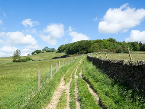An image depicting the trail Cavendish Mill, Sallet Hole Mine and Stoney Middleton Loop and its surrounding area.