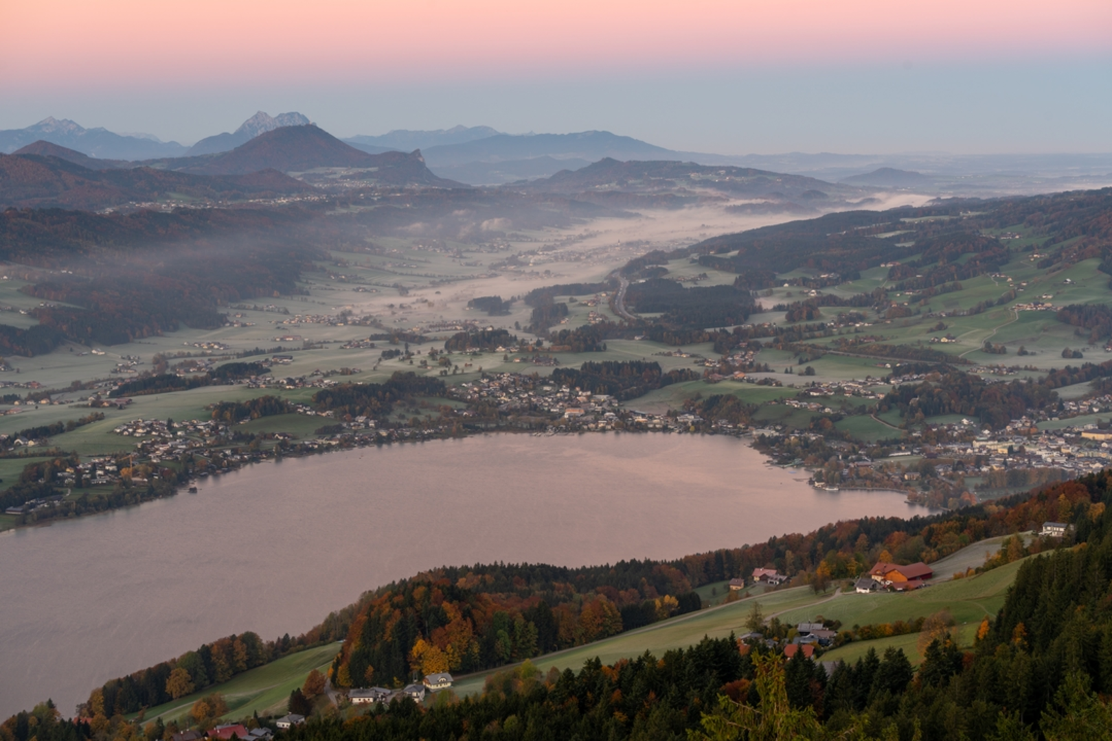 An image depicting the trail Mount Kulm Lookout Tower Loop and its surrounding area.