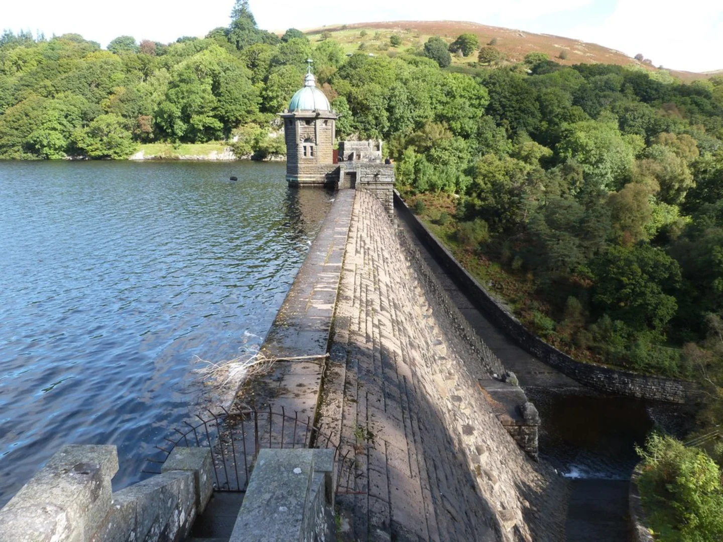 An image depicting the trail Crugyn Ci - Esgair Perfedd and Penygarreg - Elan Valley and its surrounding area.