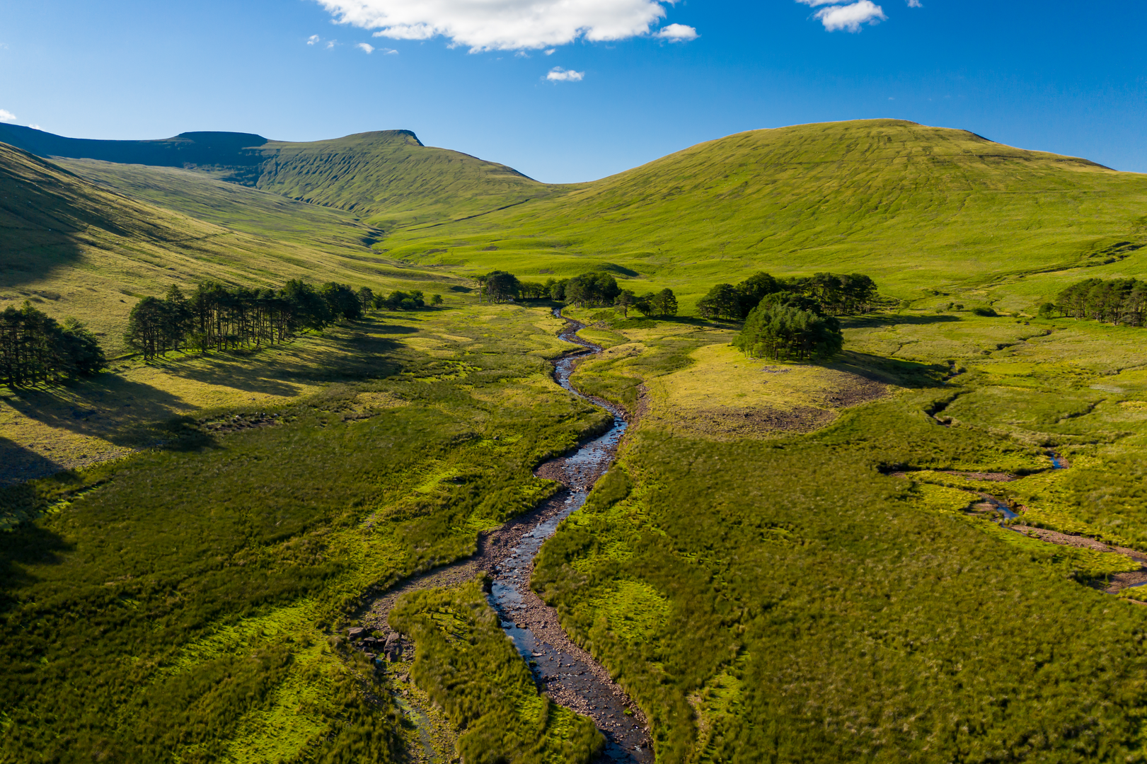 An image depicting the trail Brecon Beacons Horseshoe Ridge Walk and its surrounding area.
