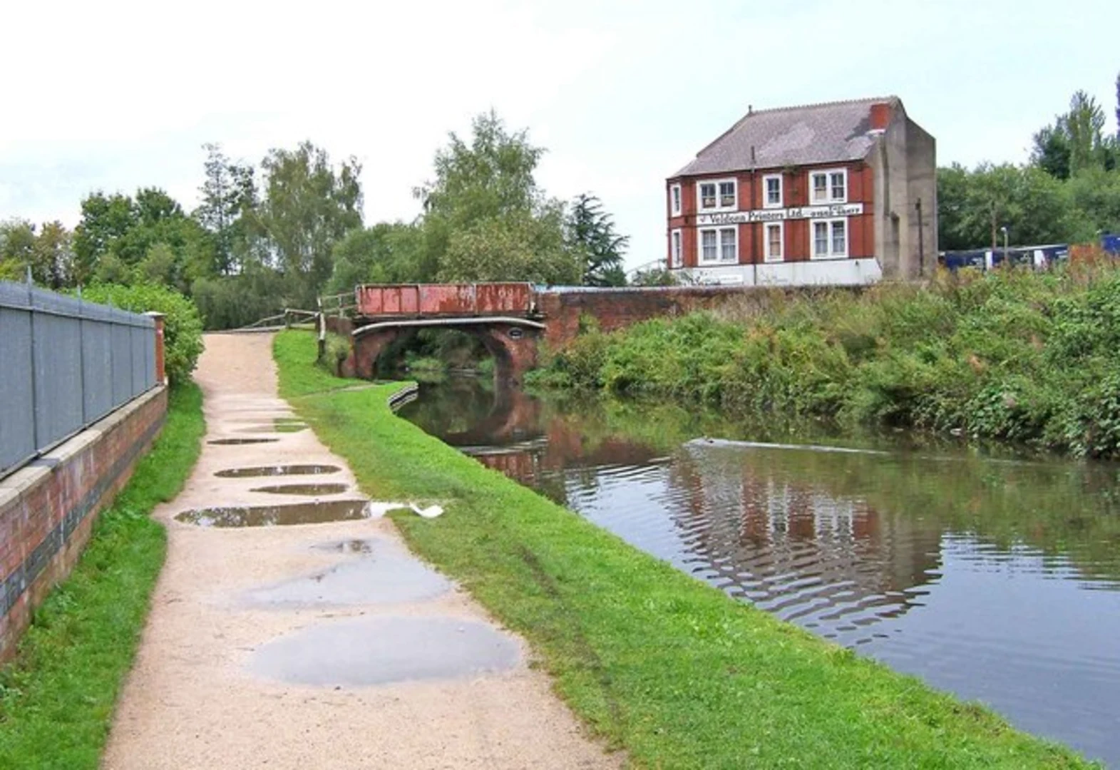 An image depicting the trail Staffordshire and Worcestershire Canal Walk - Cookley and its surrounding area.