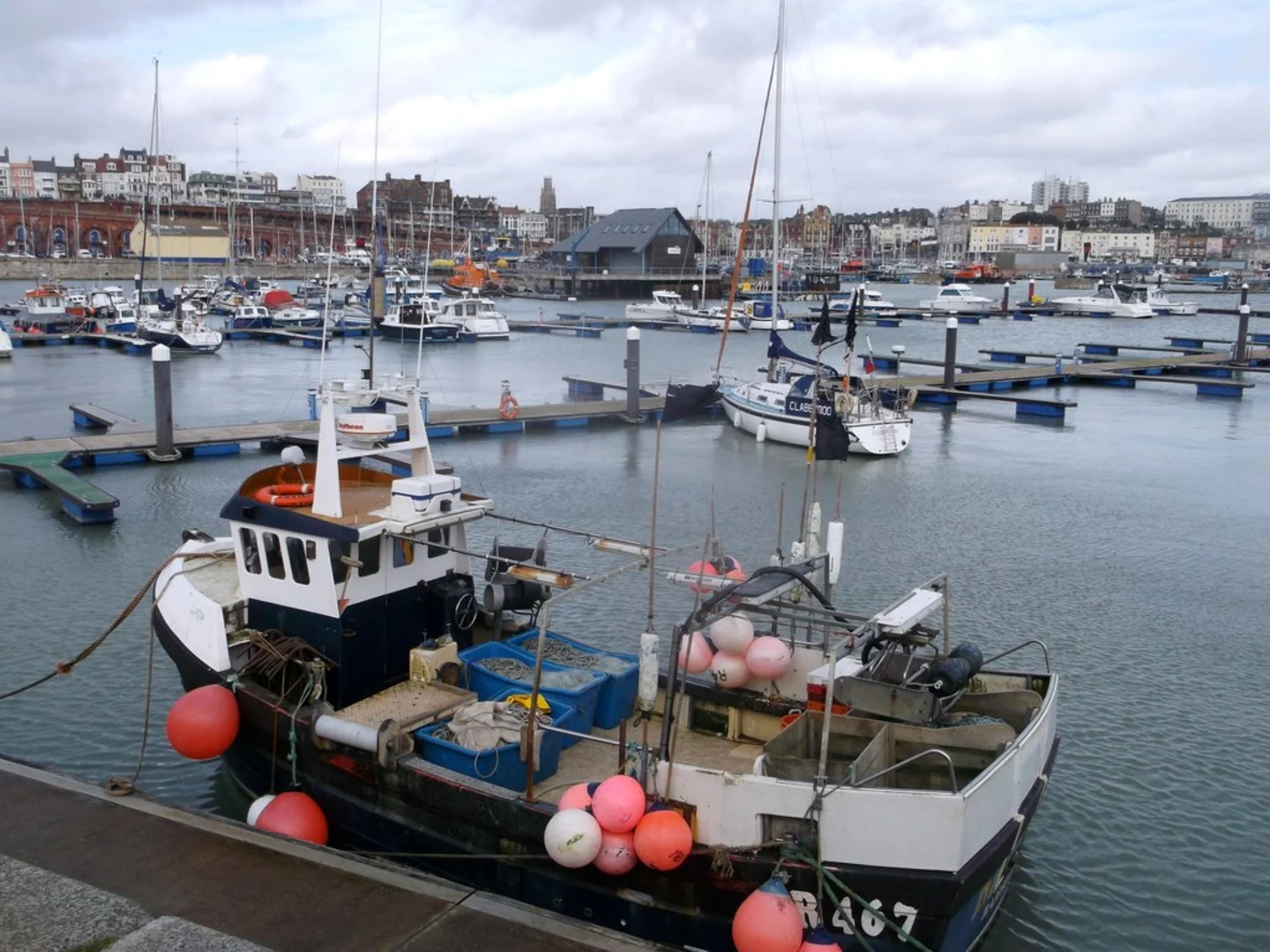 An image depicting the trail Royal Harbour Marina Loop - Inner and its surrounding area.