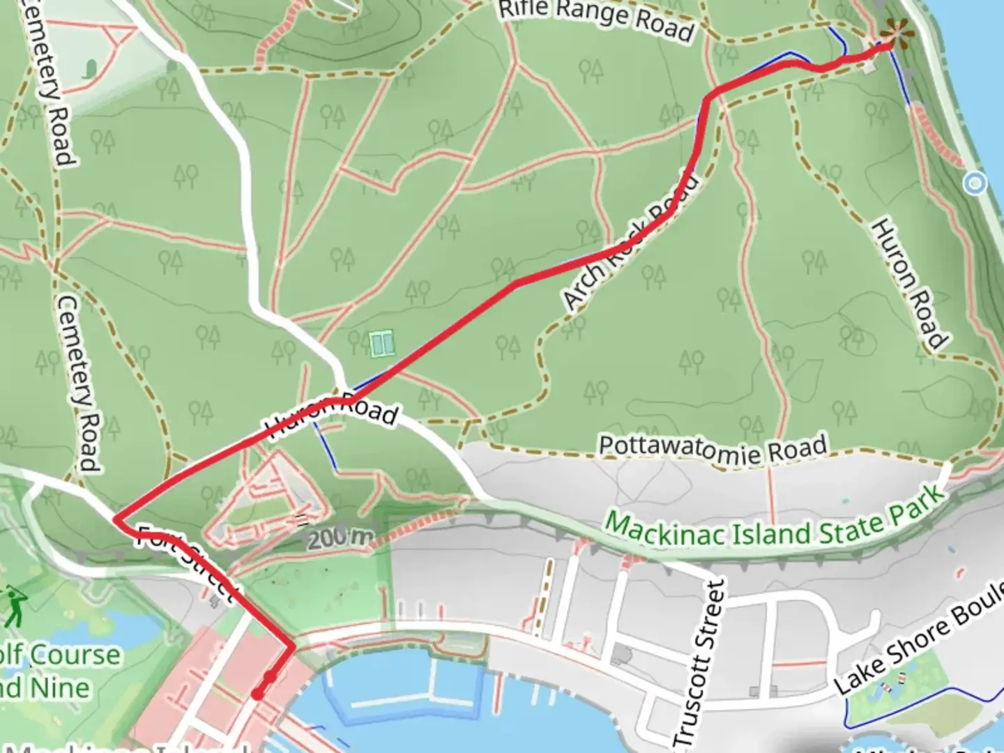An image depicting the trail Arch Rock Trail and its surrounding area.