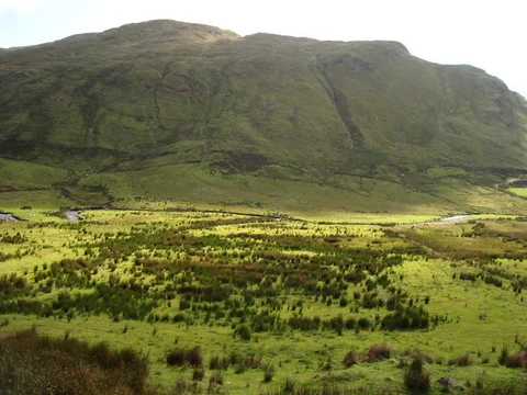 An image depicting the trail Croaghgorms Mountains Loop and its surrounding area.
