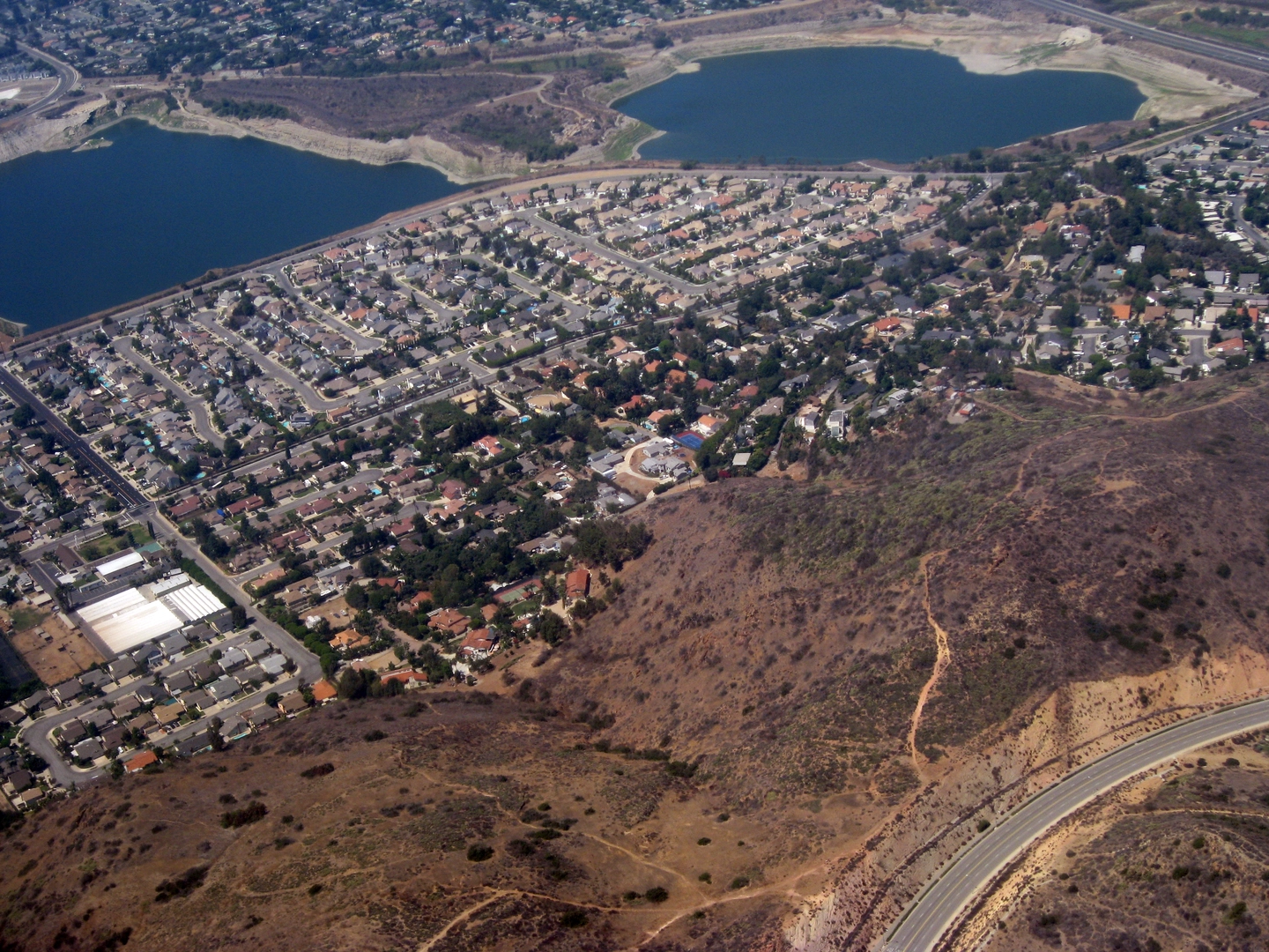 An image depicting the trail El Modena Open Space Loop and its surrounding area.