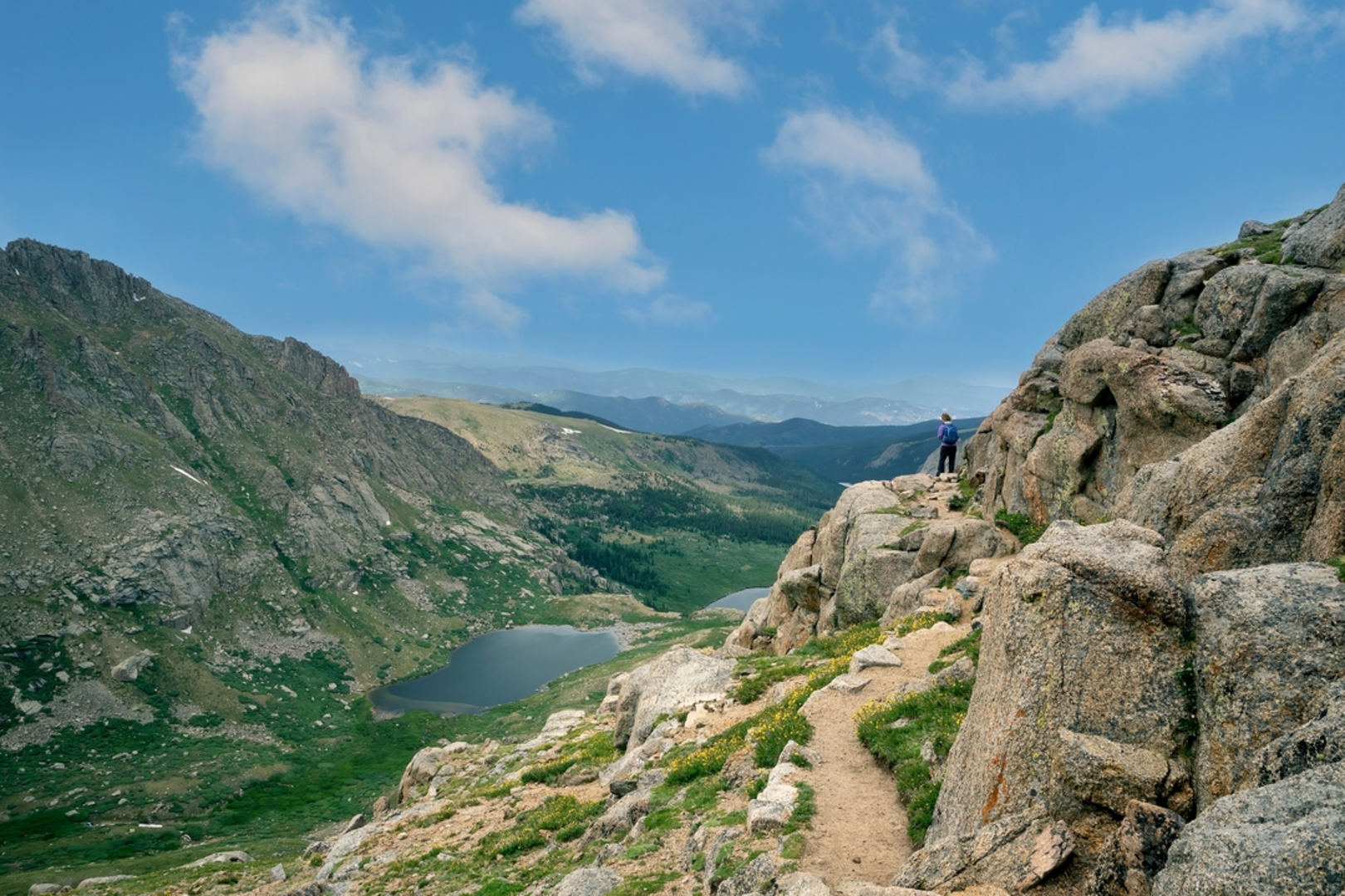 An image depicting the trail Summit Flats Trail and its surrounding area.