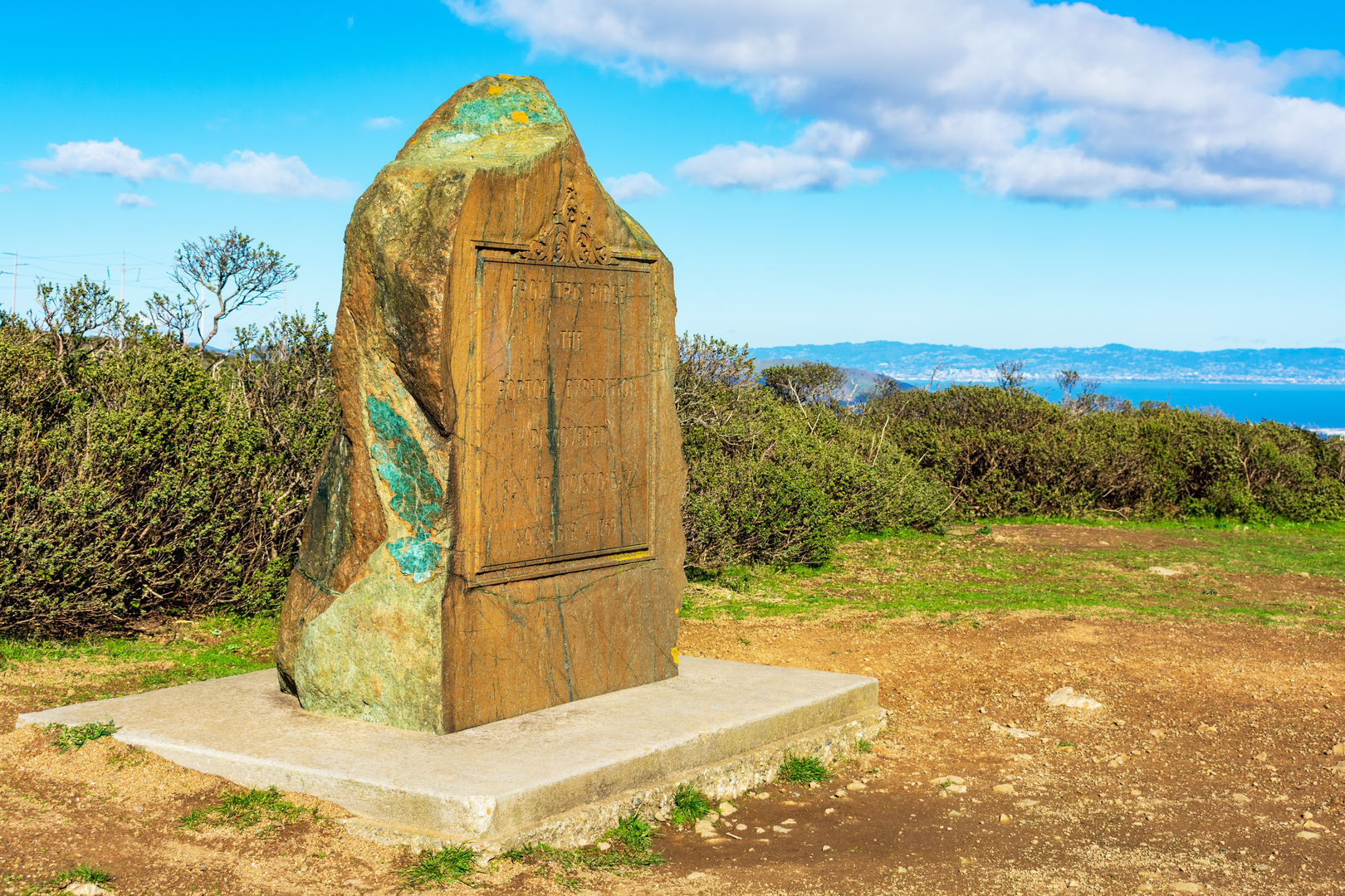 An image depicting the trail Baquiano Trail and its surrounding area.