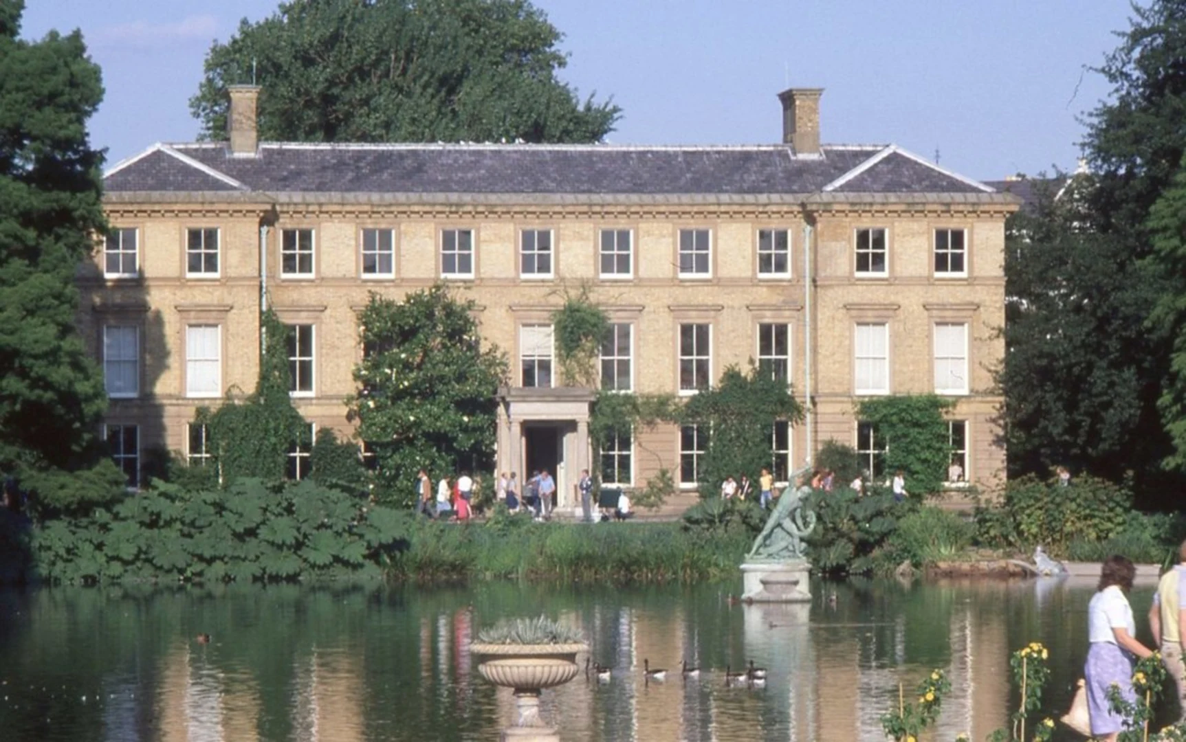 An image depicting the trail Royal Botanic Gardens Loop and its surrounding area.