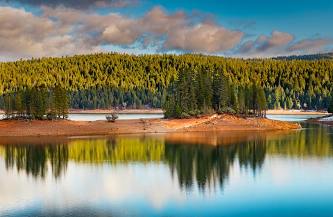 An image depicting the trail Fleming Meadow Loop Trail and its surrounding area.