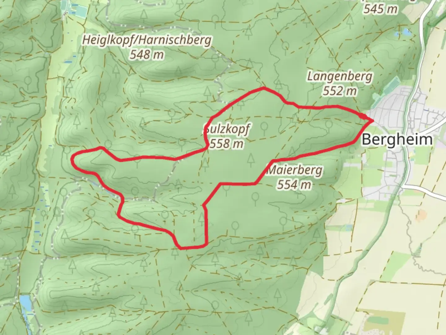 An image depicting the trail Rauherforst Loop via Simbertsberg and Sulzkopf and its surrounding area.