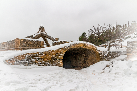 An image depicting the trail Path of Agres - Cocentaina PR CV 027 and its surrounding area.