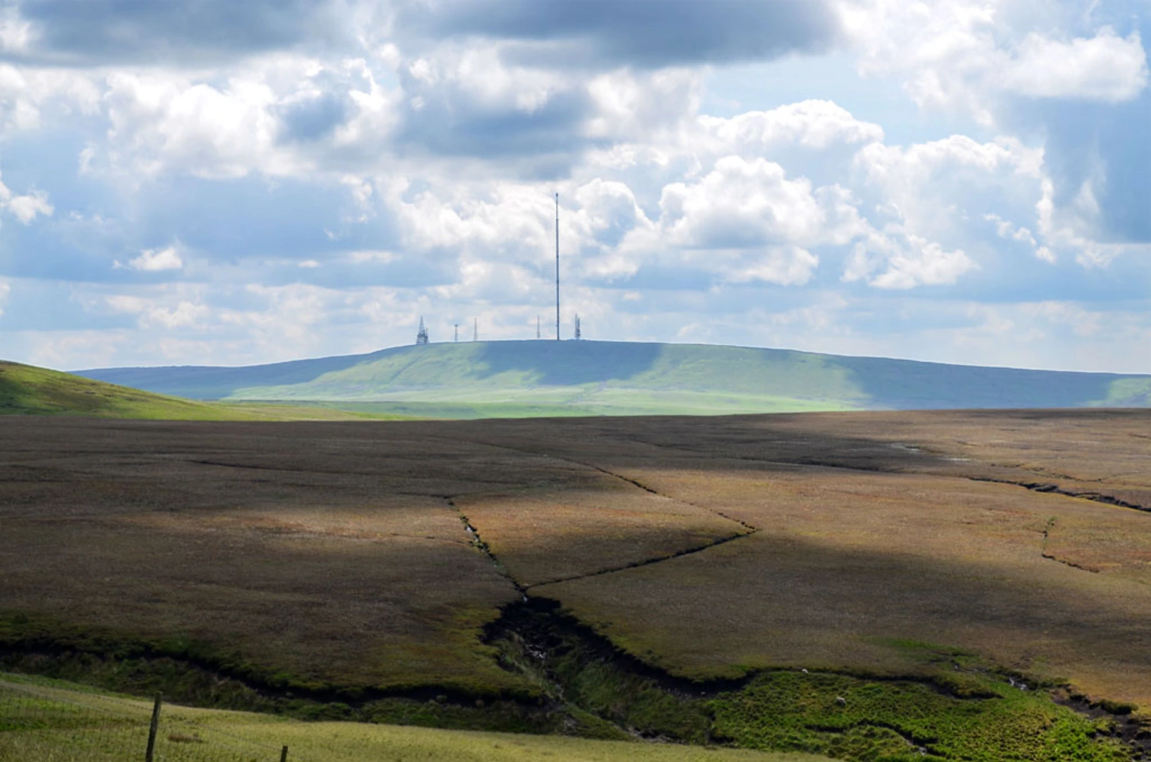 An image depicting the trail Winter Hill and Rivington Pike Loop via Yarrow Reservoir and its surrounding area.