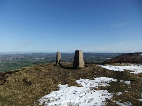 An image depicting the trail Carlton Bank and Live Moor via Cleveland Way and its surrounding area.