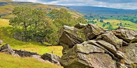 An image depicting the trail Norber and Norber Erractics from Clapham and its surrounding area.