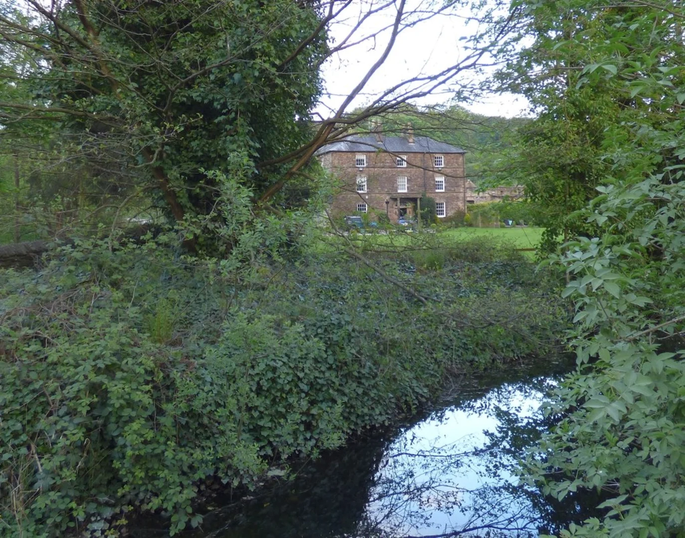 An image depicting the trail Ridge End and Strines Loop and its surrounding area.