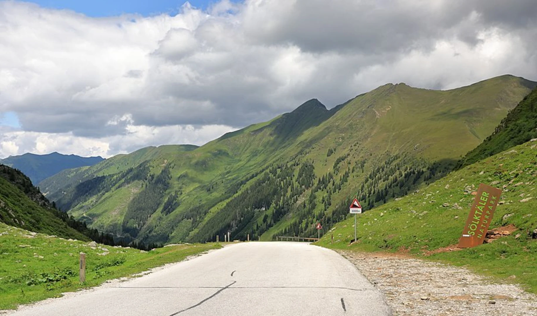 An image depicting the trail Hansenalm from St Nikolai and its surrounding area.