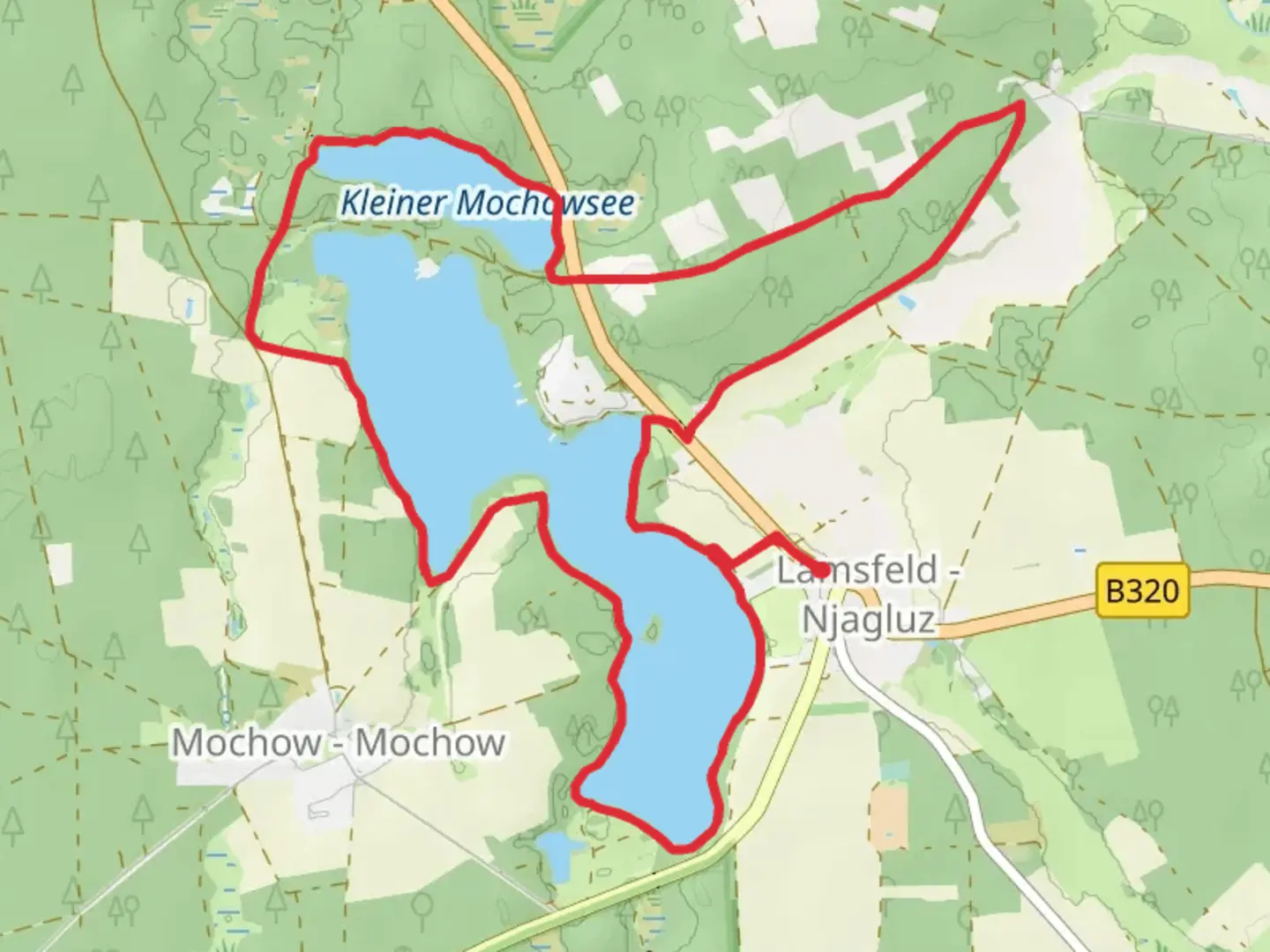 An image depicting the trail Kleiner Mochowsee and Grosser Mochowsee via Uferpfad and its surrounding area.