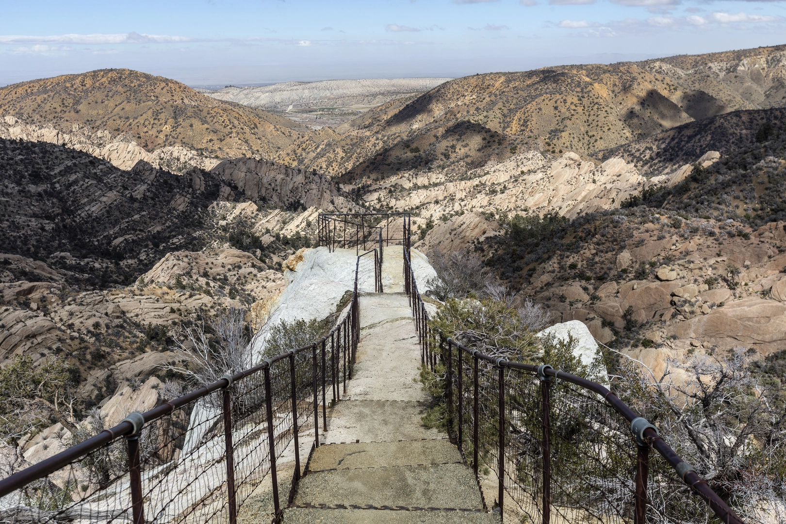 An image depicting the trail Devils Chair via High Desert National Recreation Trail and its surrounding area.