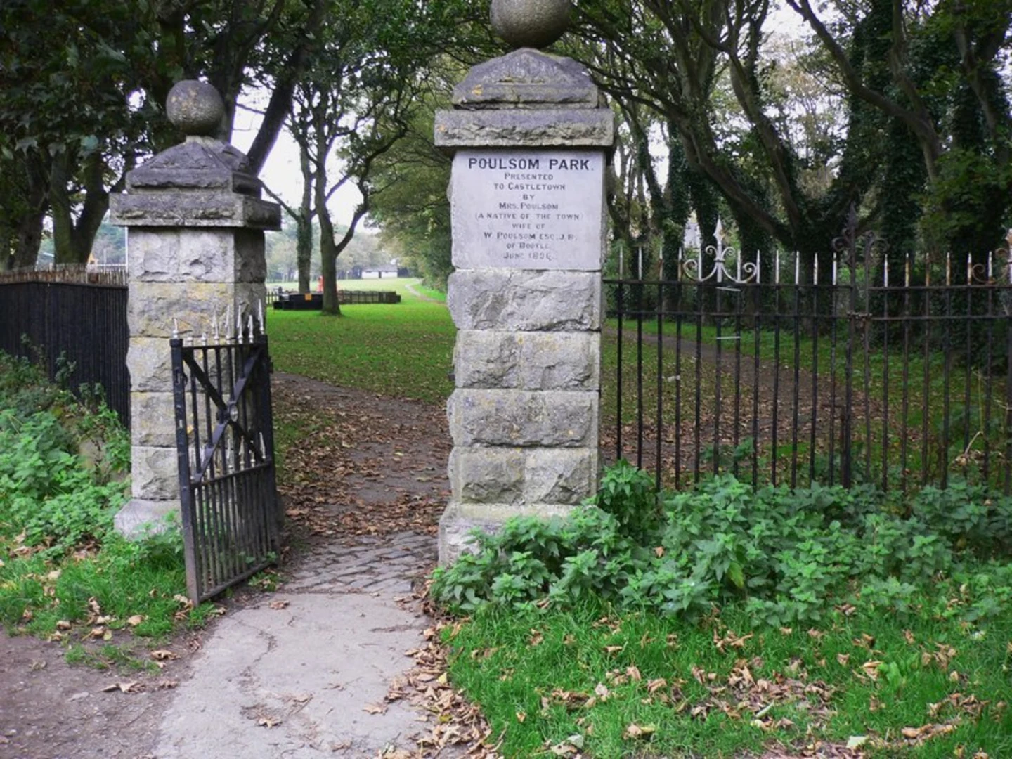 An image depicting the trail Bayr Ny Skeddan and its surrounding area.
