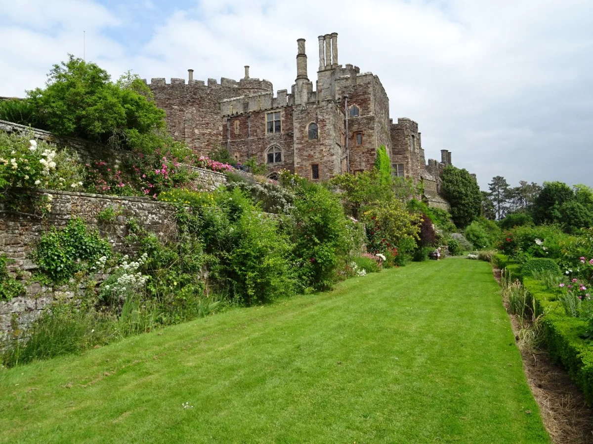 Fowler's Plantation and Berkeley Castle Loop