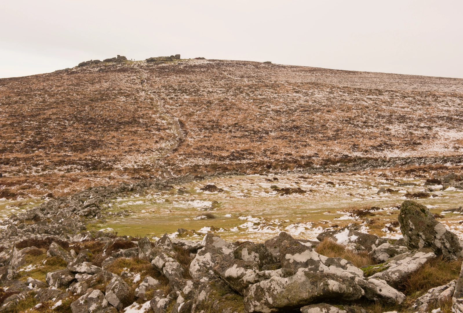 An image depicting the trail Two Crosses to Grimspound Walk and its surrounding area.