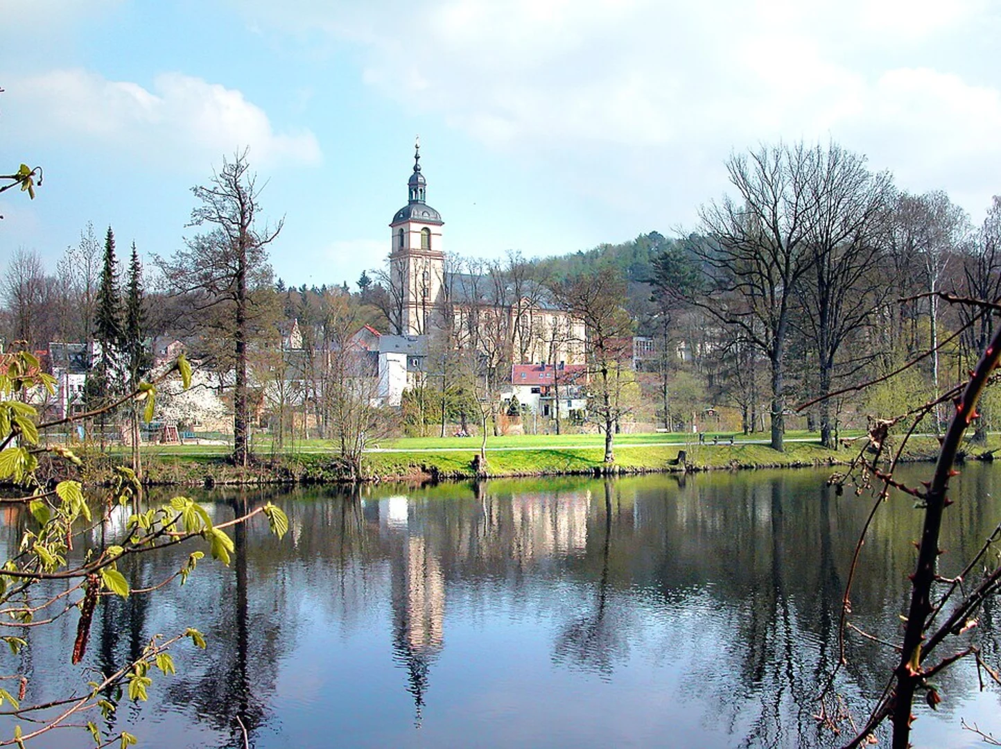 An image depicting the trail Zschopautal Wanderweg and its surrounding area.